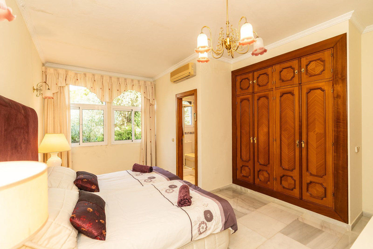 Huis te koop in El Chaparral | 5 slaapkamers H5461921