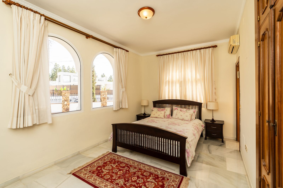 Huis te koop in El Chaparral | 5 slaapkamers H5461921