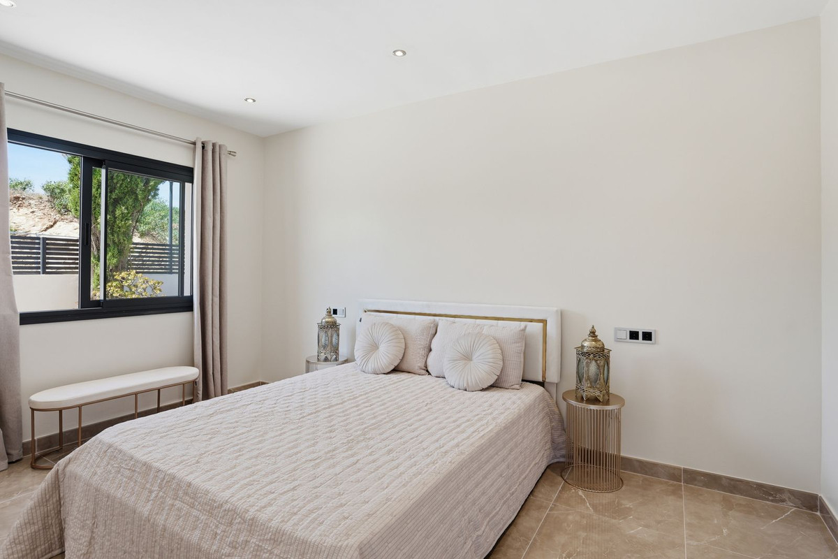 Huis te koop in El Chaparral | 4 slaapkamers H5481400