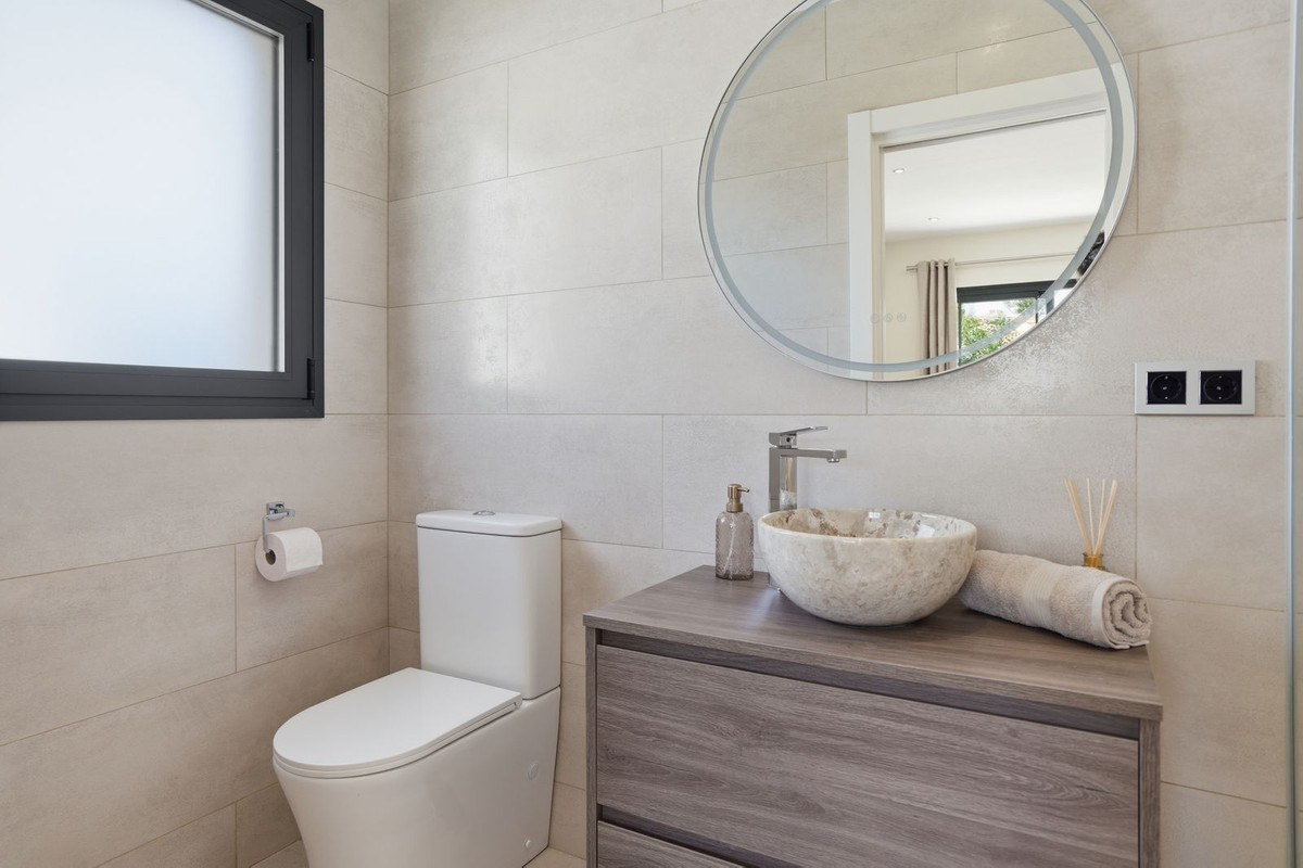 Huis te koop in El Chaparral | 4 slaapkamers H5481400