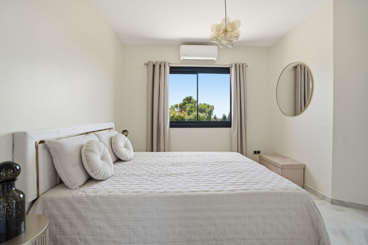 Huis te koop in El Chaparral | 4 slaapkamers H5481400