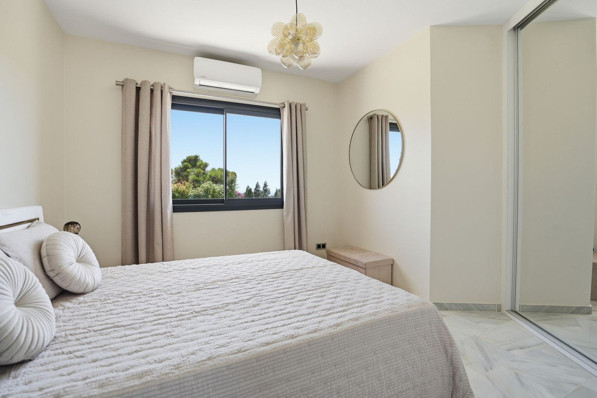 Huis te koop in El Chaparral | 4 slaapkamers H5481400