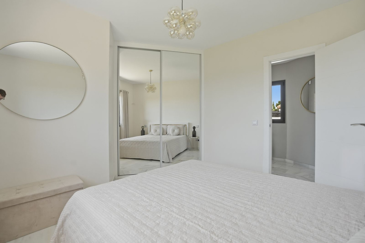 Huis te koop in El Chaparral | 4 slaapkamers H5481400