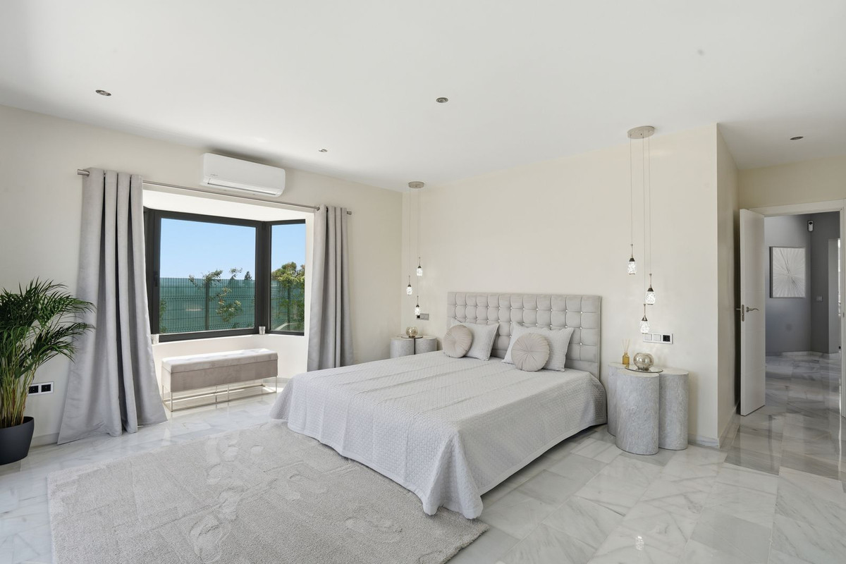 Huis te koop in El Chaparral | 4 slaapkamers H5481400