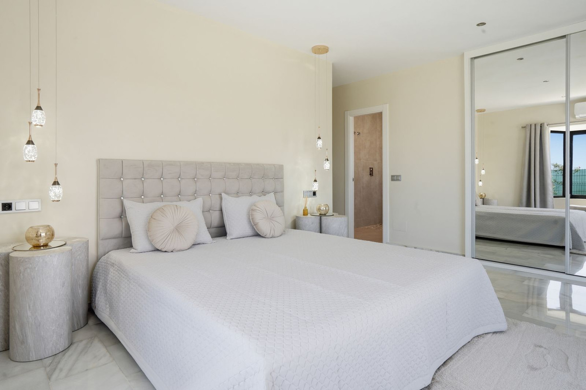 Huis te koop in El Chaparral | 4 slaapkamers H5481400