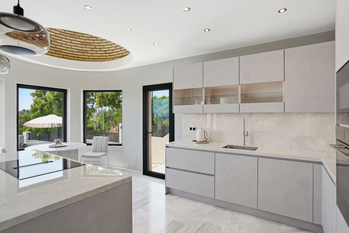 Huis te koop in El Chaparral | 4 slaapkamers H5481400