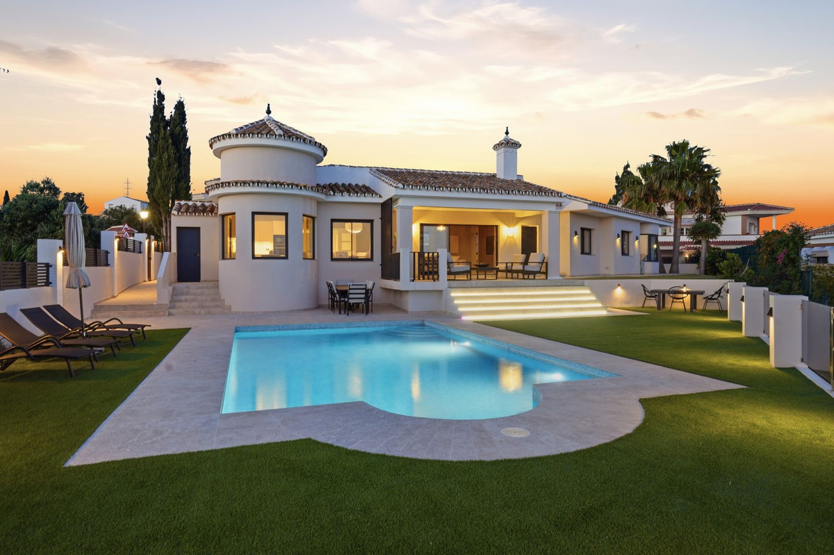 Huis te koop in El Chaparral | 4 slaapkamers H5481400