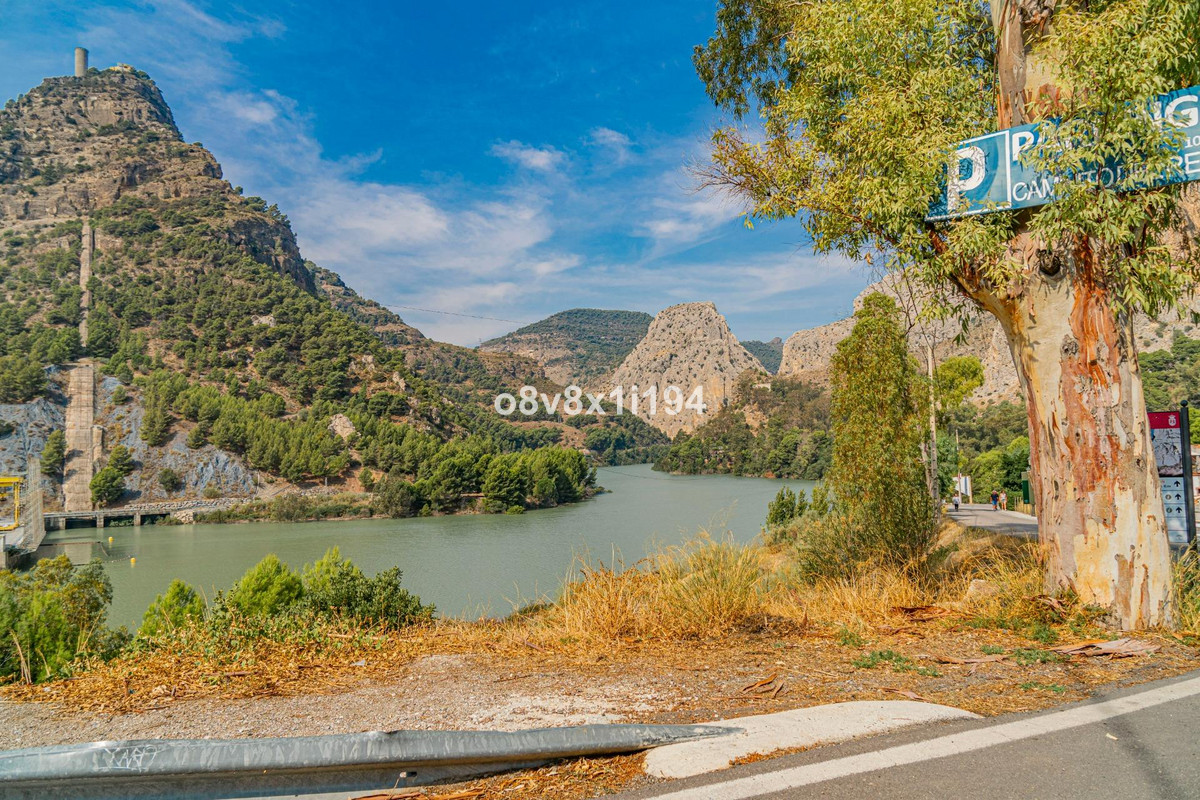 Huis te koop in El Chorro | 4 slaapkamers H5243944