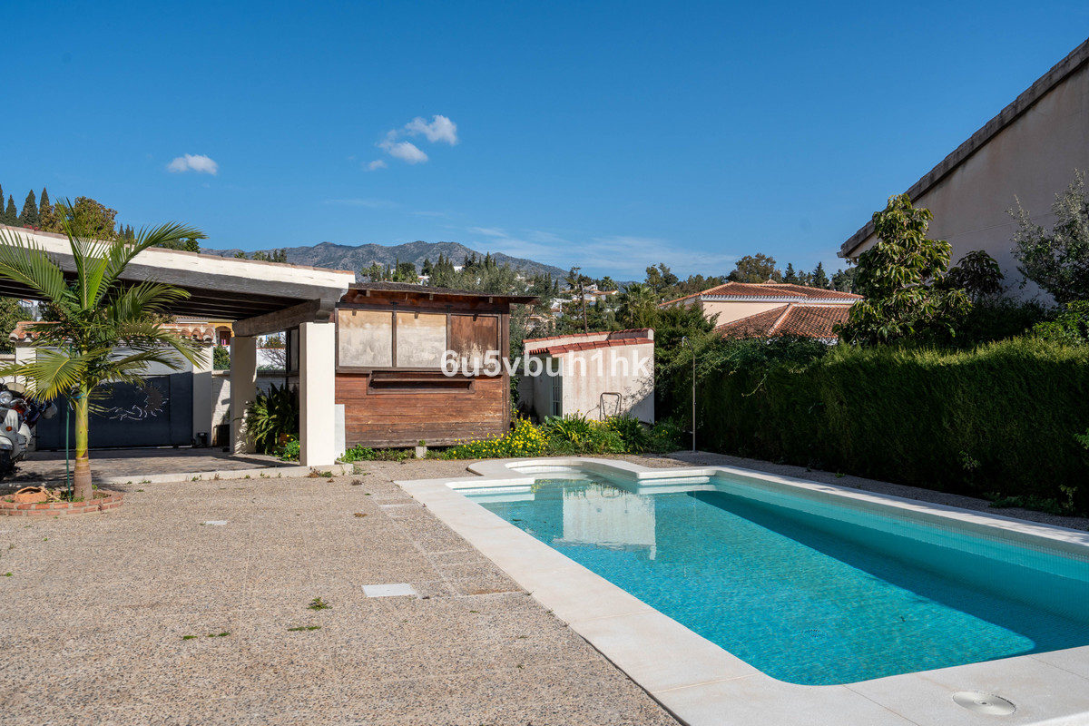 Semi-Vrijstaande Villa in El Coto-1