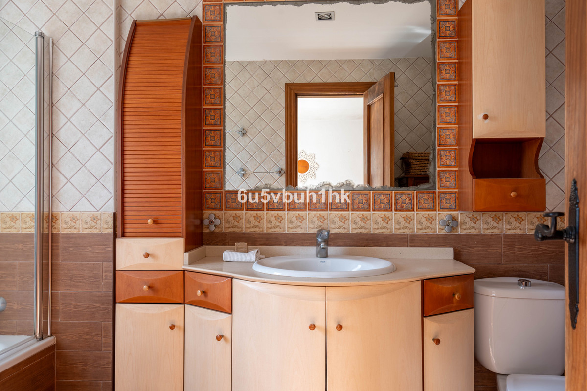 Semi-Vrijstaande Villa in El Coto-23