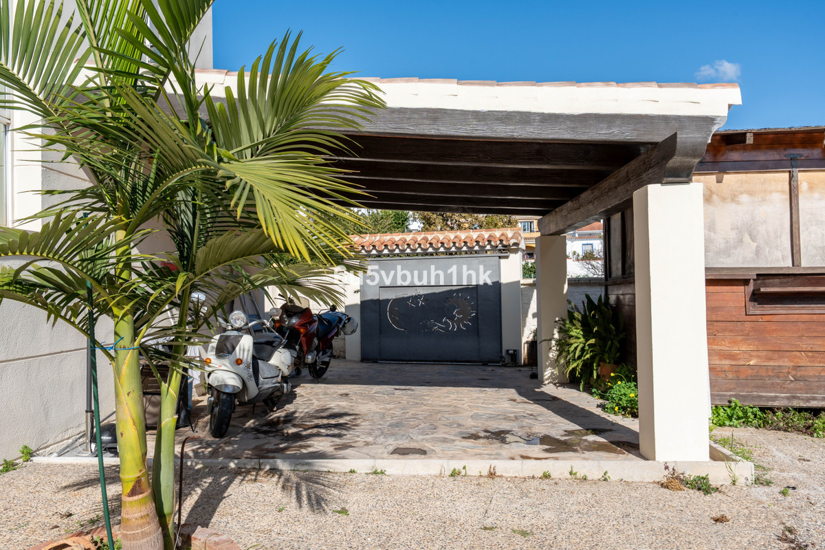 Semi-Vrijstaande Villa in El Coto-5