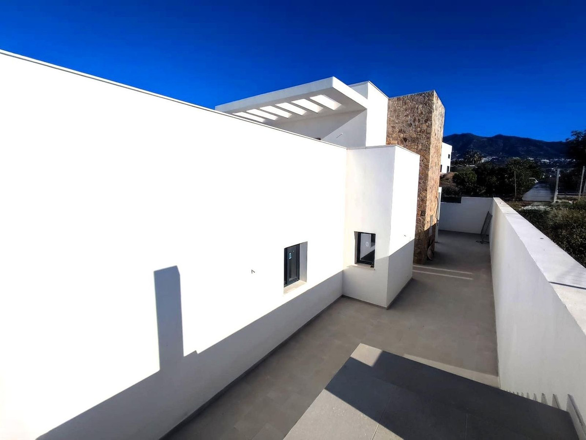 Vrijstaande Villa in El Coto-25