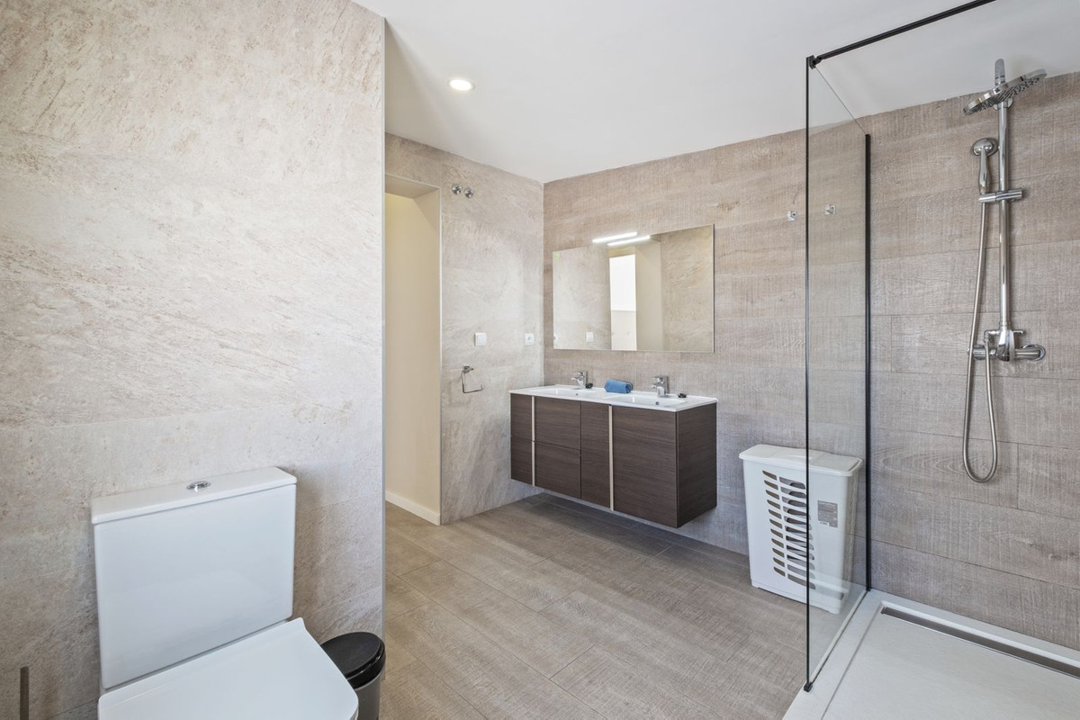 Huis te koop in El Faro | 5 slaapkamers H4722175