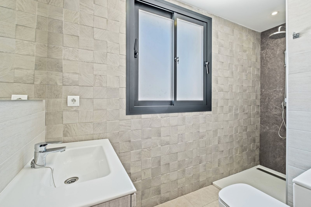 Huis te koop in El Faro | 5 slaapkamers H4722175