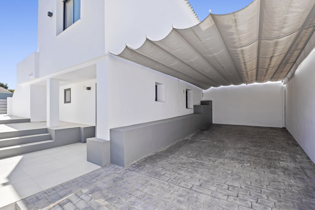 Huis te koop in El Faro | 5 slaapkamers H4722175