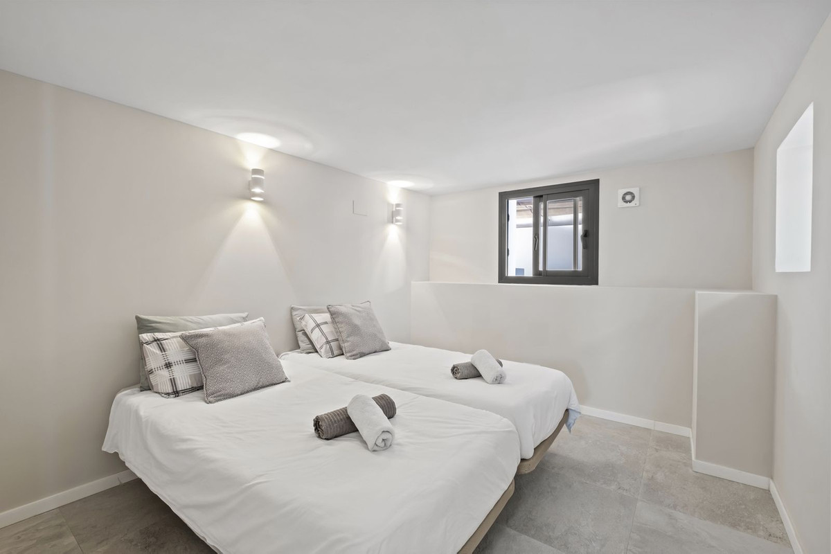 Huis te koop in El Faro | 5 slaapkamers H4722175