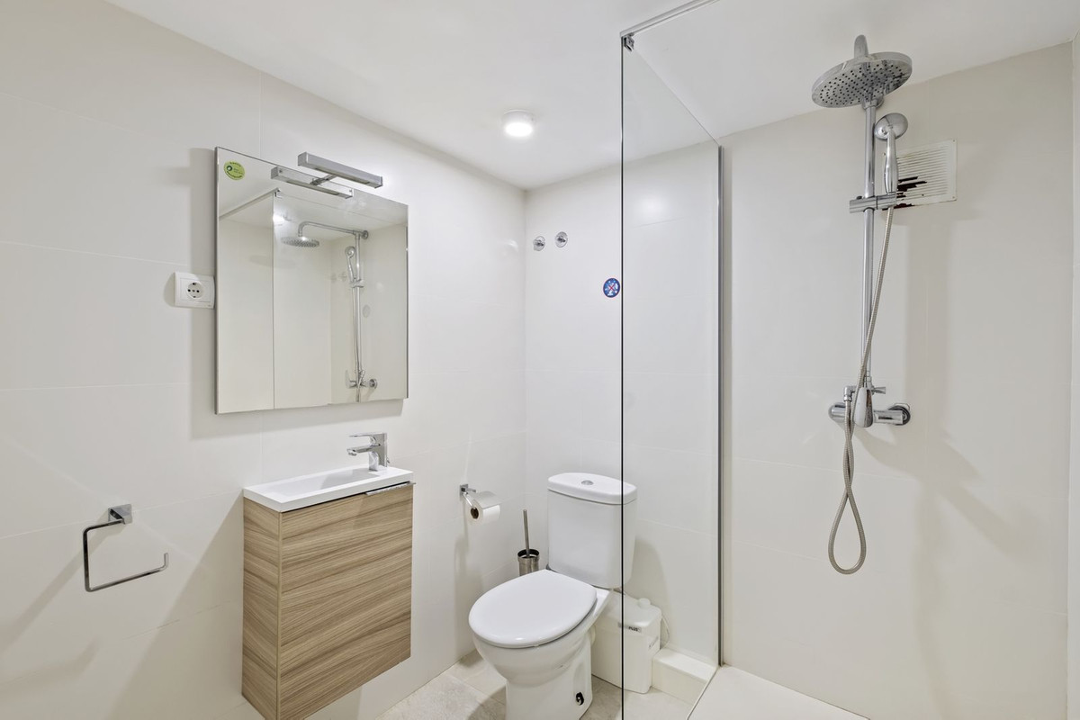 Huis te koop in El Faro | 5 slaapkamers H4722175