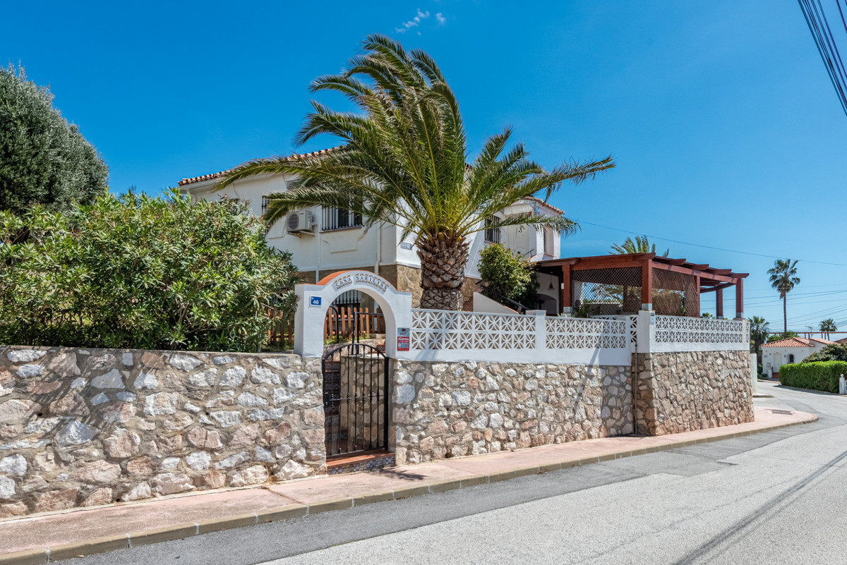 Vrijstaande Villa in El Faro-22