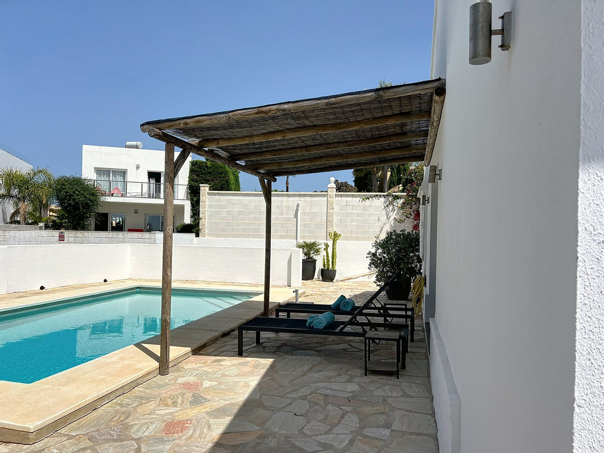 Vrijstaande Villa in El Faro-14
