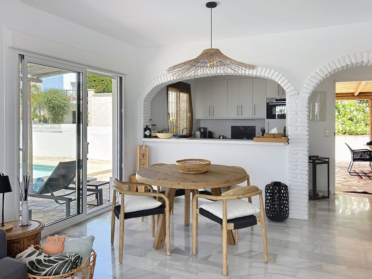 Vrijstaande Villa in El Faro-24