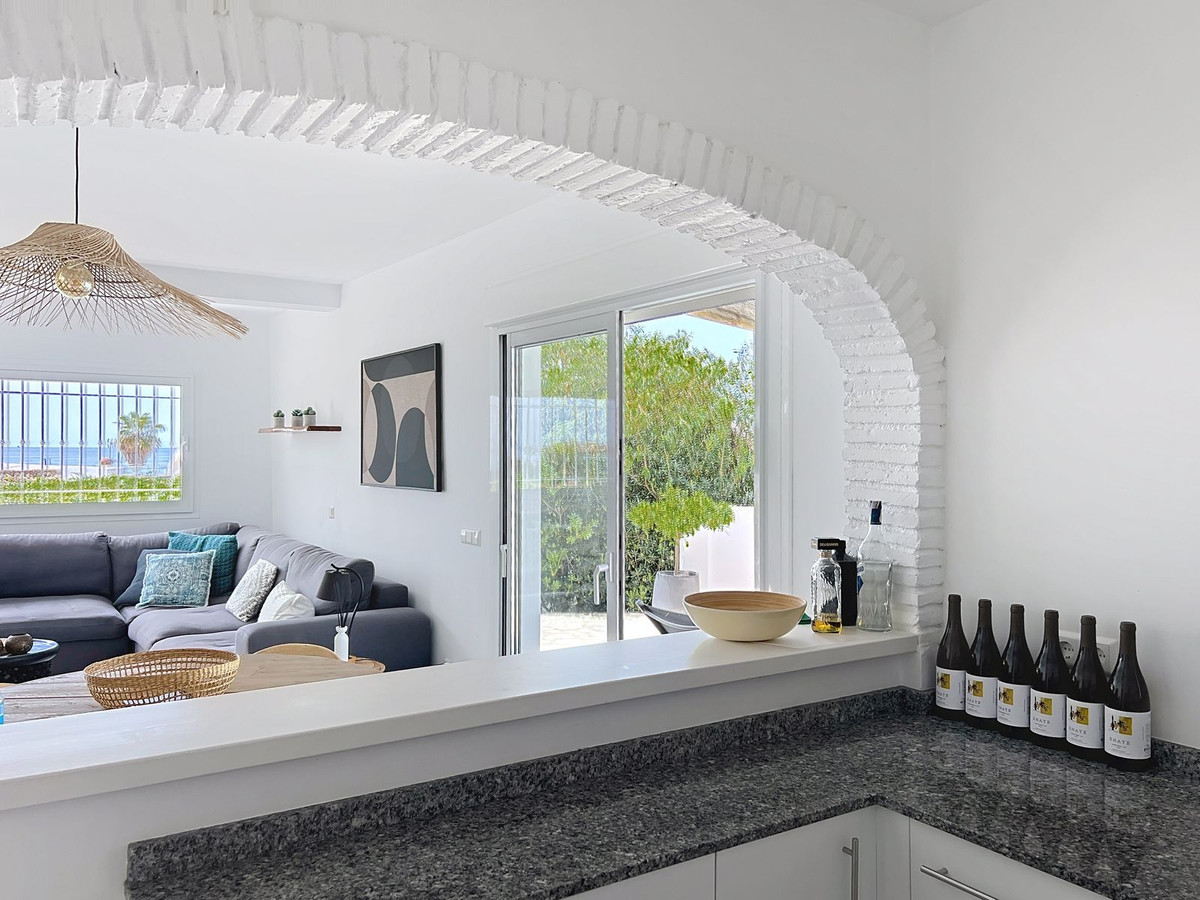 Vrijstaande Villa in El Faro-32