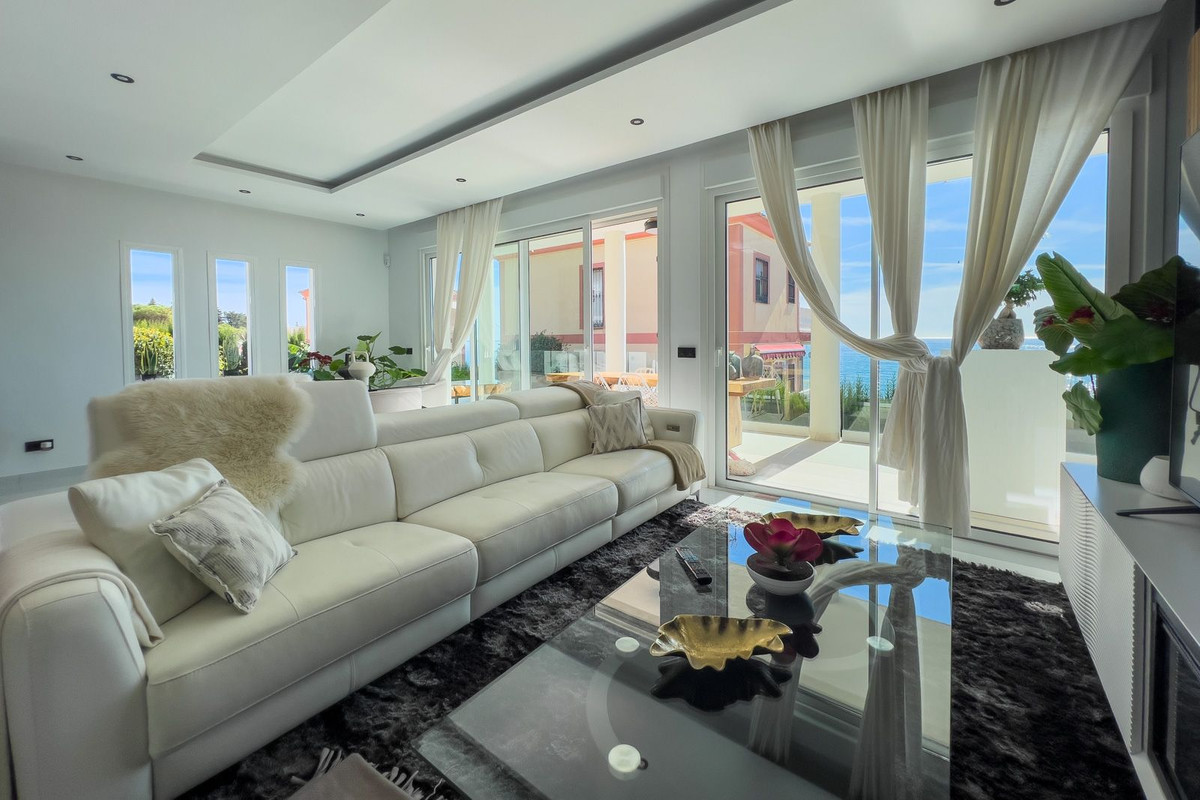 Vrijstaande Villa in El Faro-17