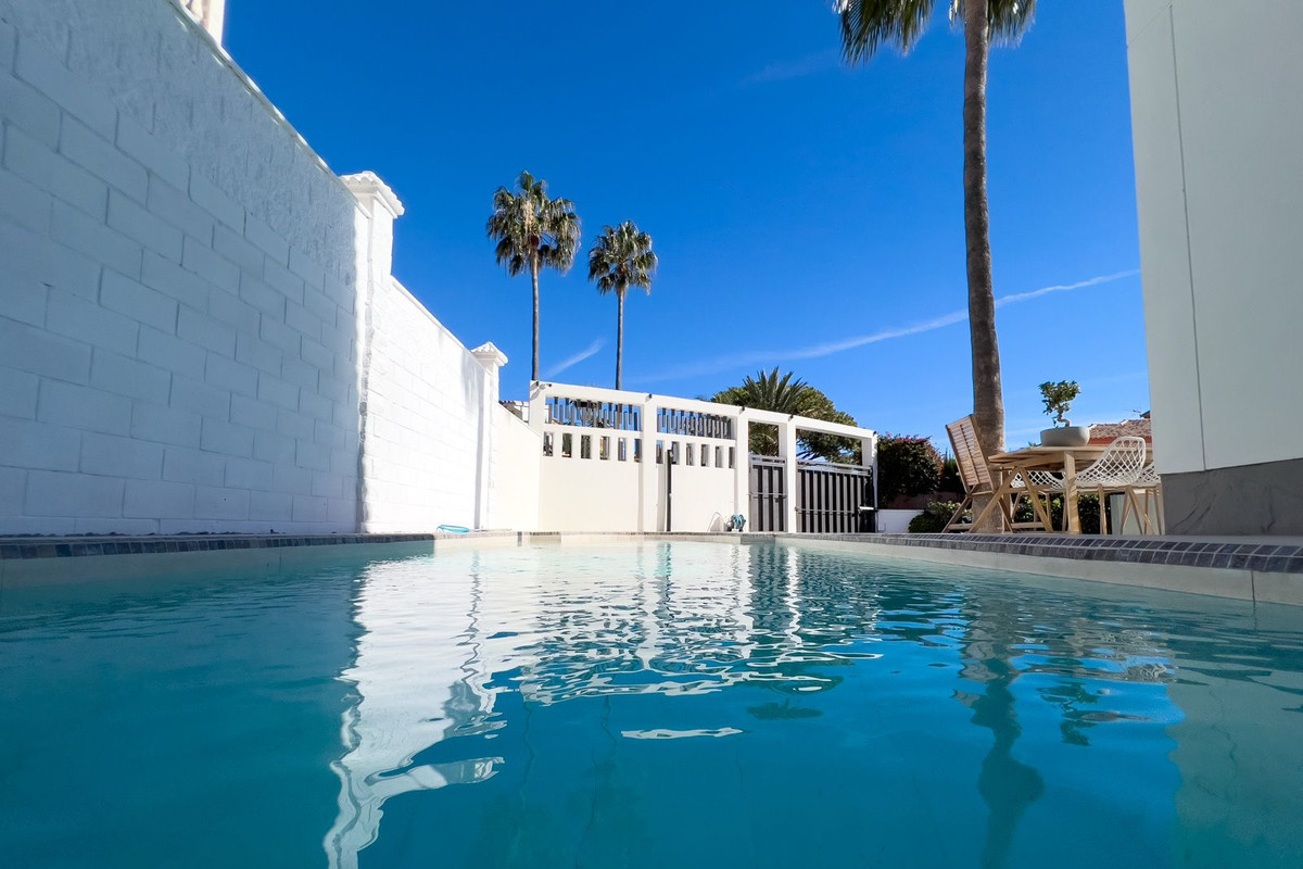 Vrijstaande Villa in El Faro-47