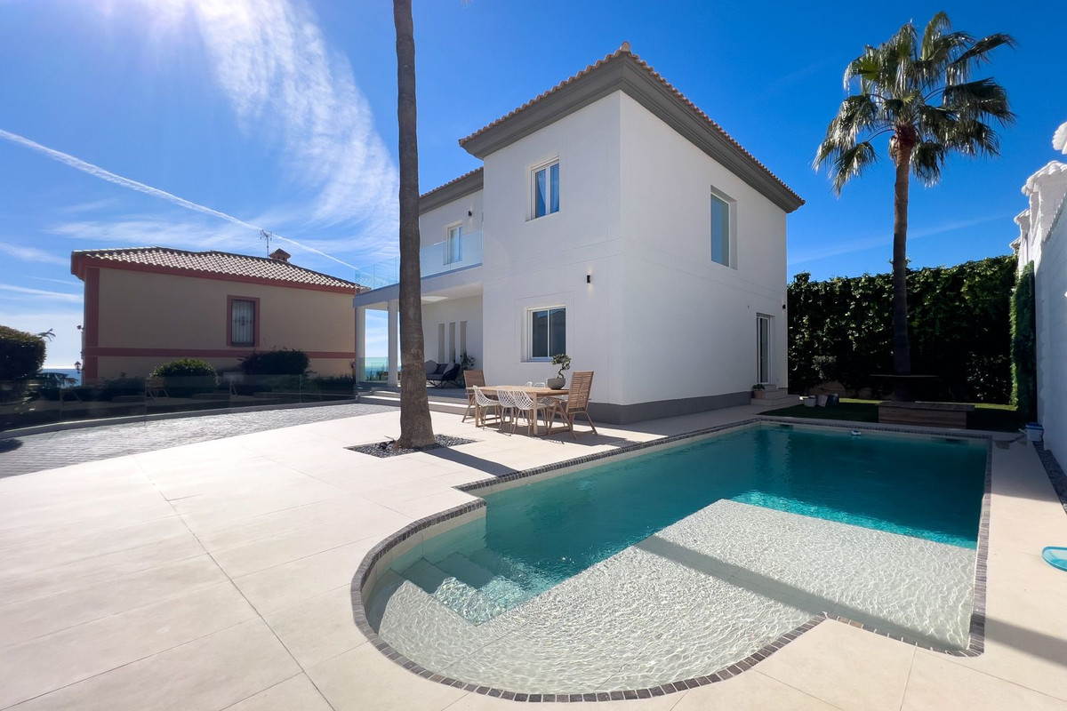 Vrijstaande Villa in El Faro-6