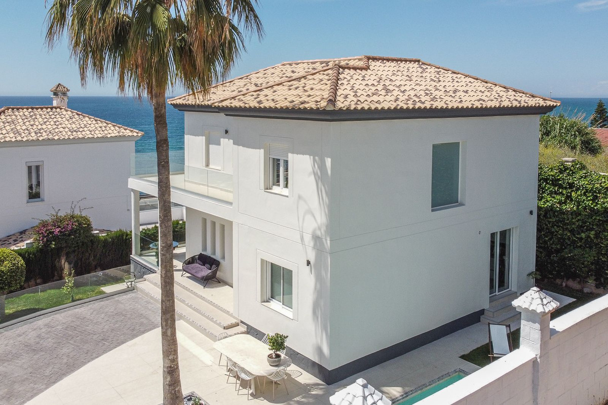 Huis te koop in El Faro | 5 slaapkamers H5145040