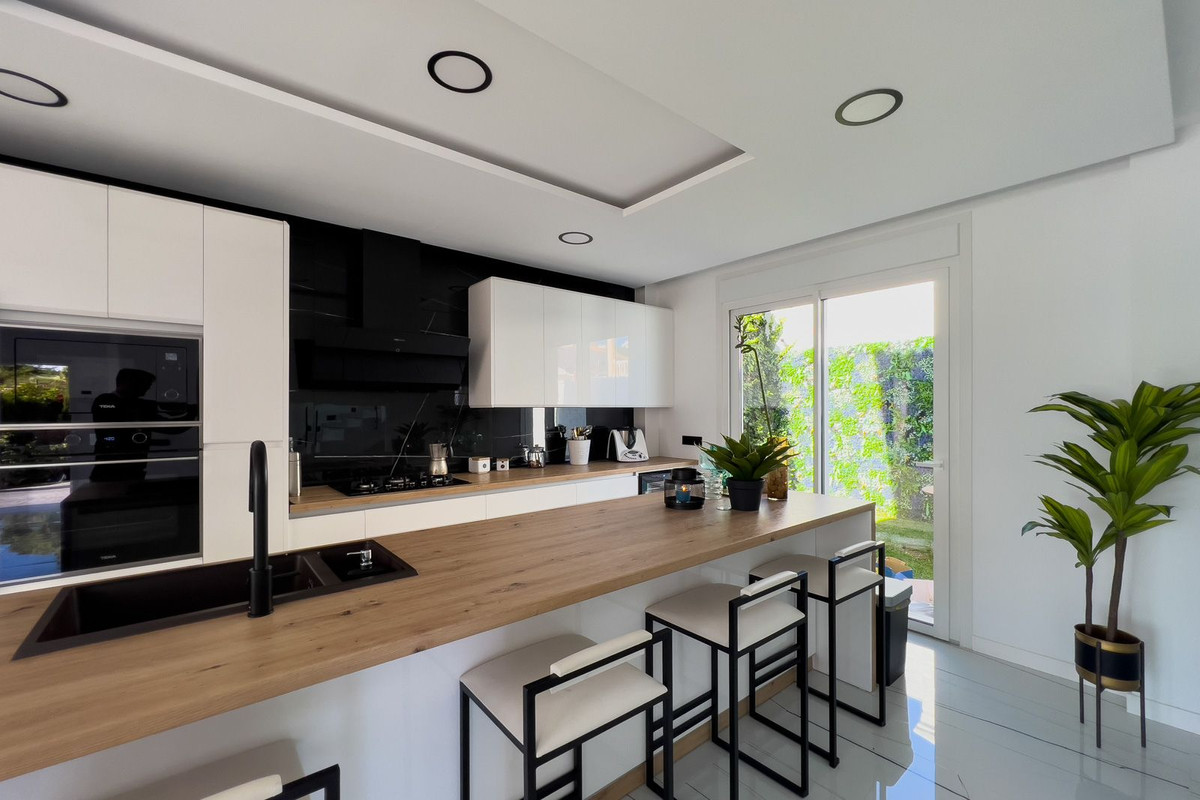 Huis te koop in El Faro | 5 slaapkamers H5145040