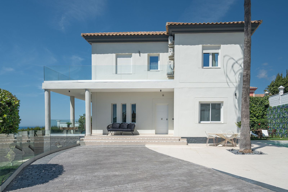 Huis te koop in El Faro | 5 slaapkamers H5145040