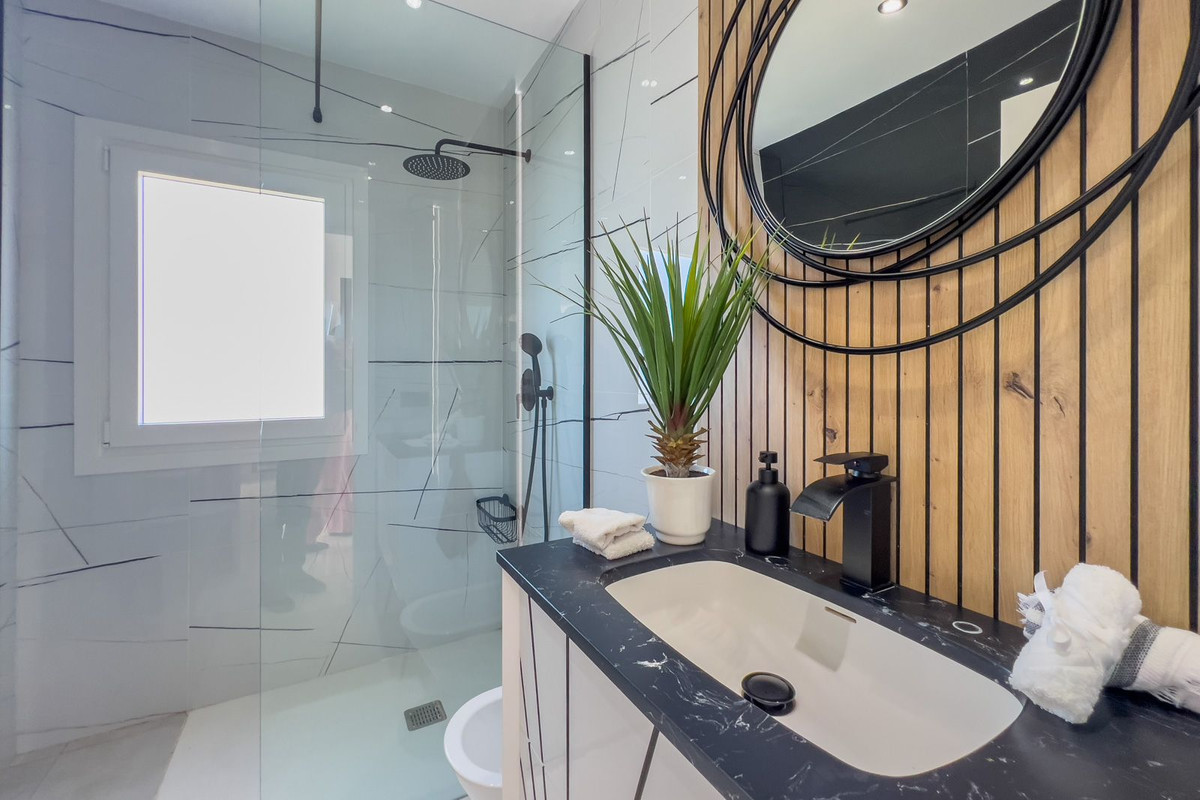 Huis te koop in El Faro | 5 slaapkamers H5145040
