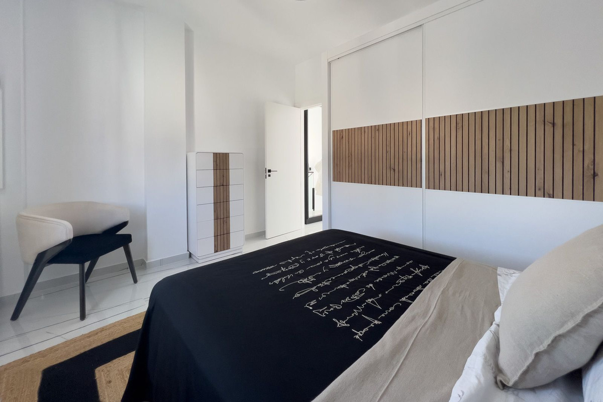 Huis te koop in El Faro | 5 slaapkamers H5145040