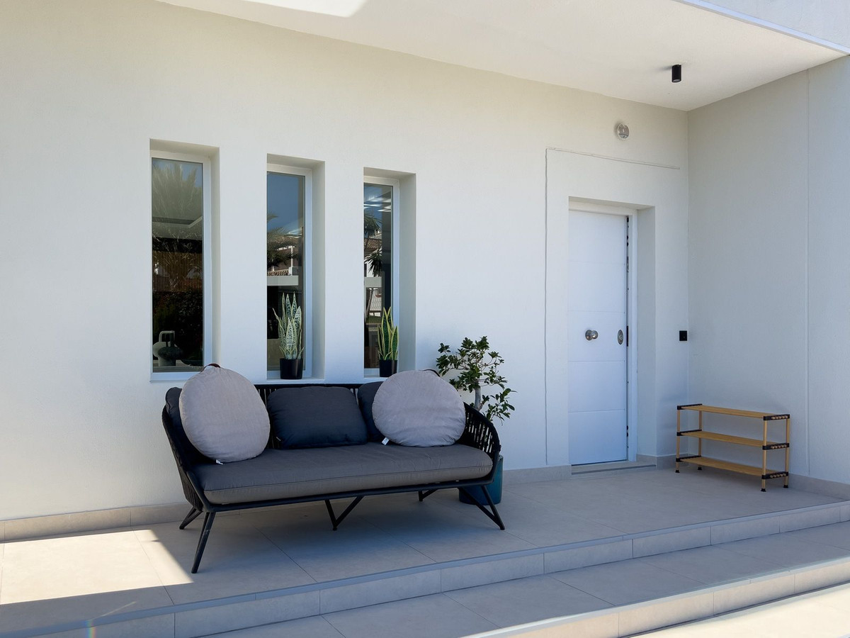 Huis te koop in El Faro | 5 slaapkamers H5145040