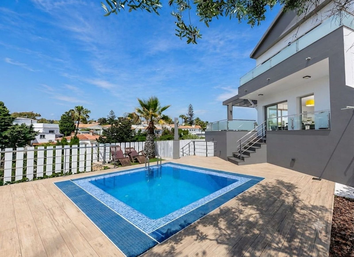 Huis te koop in El Faro | 3 slaapkamers H5397679