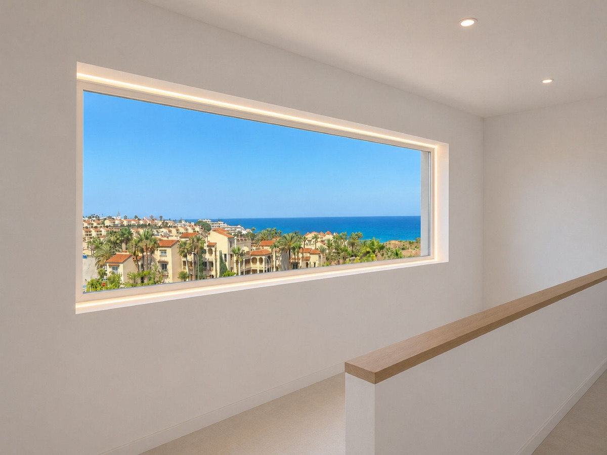 Huis te koop in El Faro | 4 slaapkamers H5417011