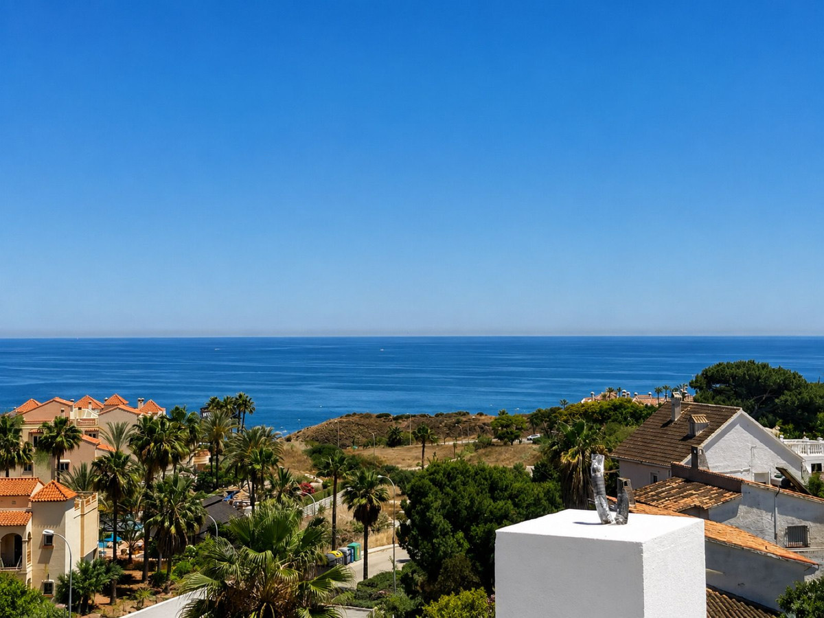 Huis te koop in El Faro | 4 slaapkamers H5417011