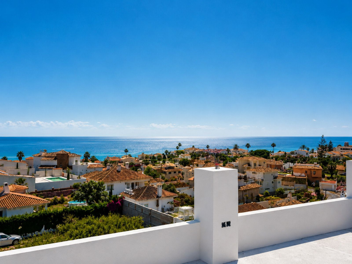 Huis te koop in El Faro | 4 slaapkamers H5417011
