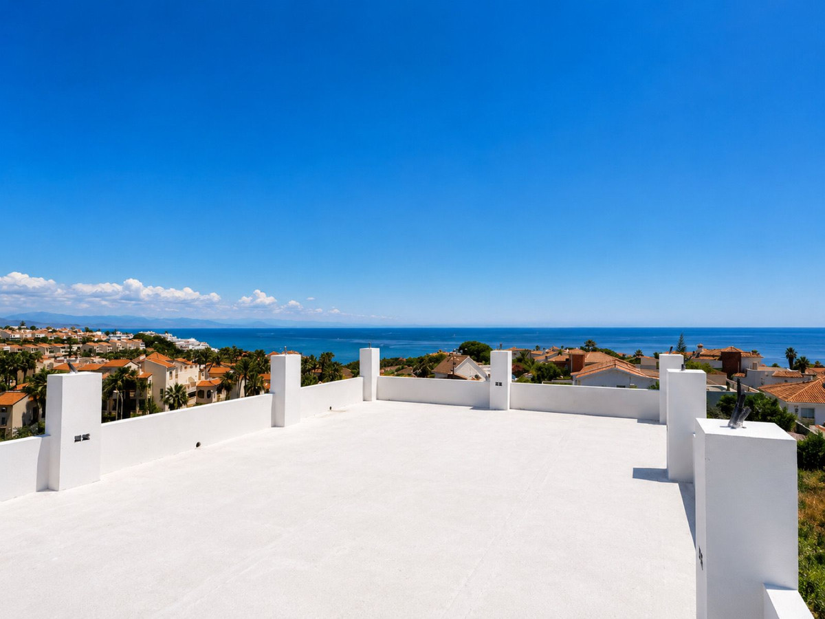 Huis te koop in El Faro | 4 slaapkamers H5417011