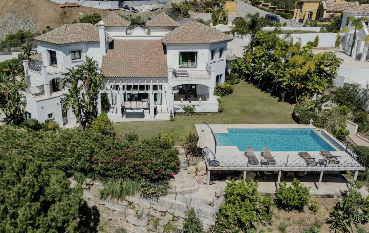 Vrijstaande Villa in El Madroñal-1