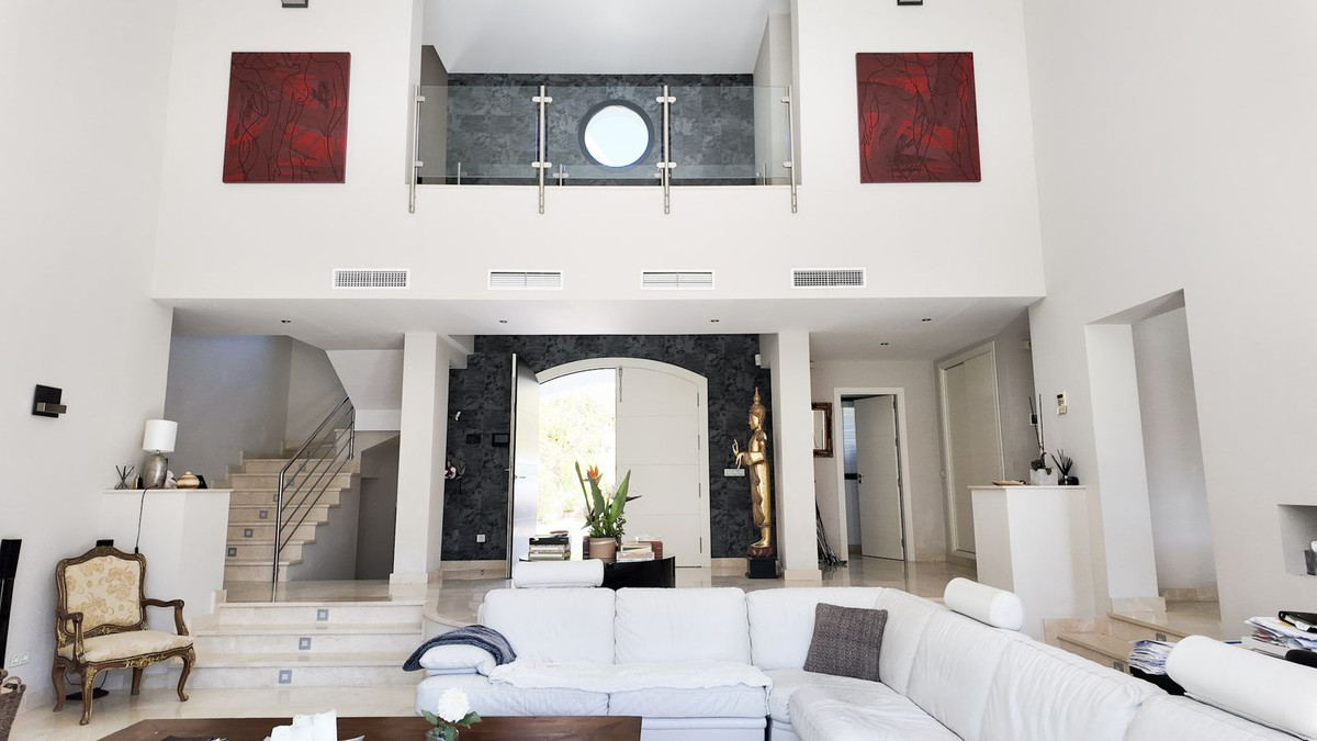 Vrijstaande Villa in El Madroñal-11