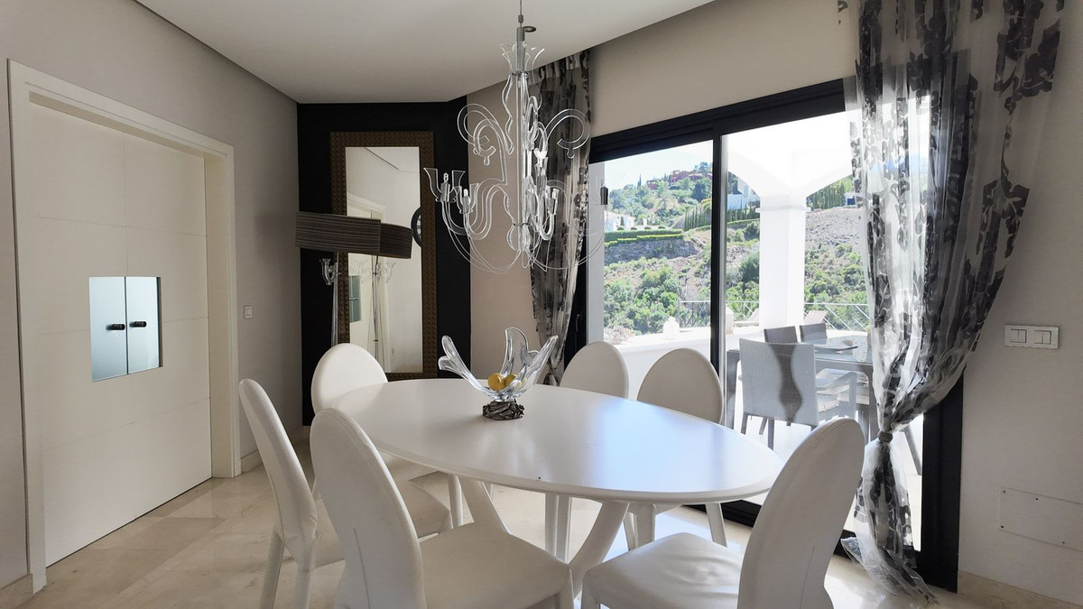 Vrijstaande Villa in El Madroñal-13