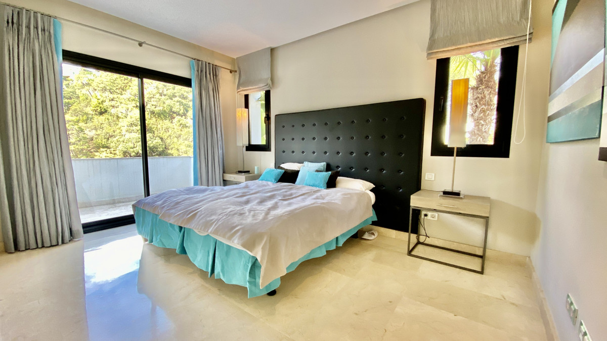 Vrijstaande Villa in El Madroñal-20