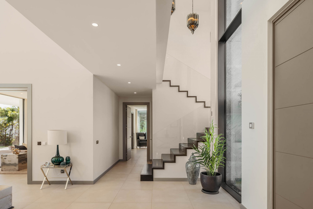 Vrijstaande Villa in El Madroñal-17