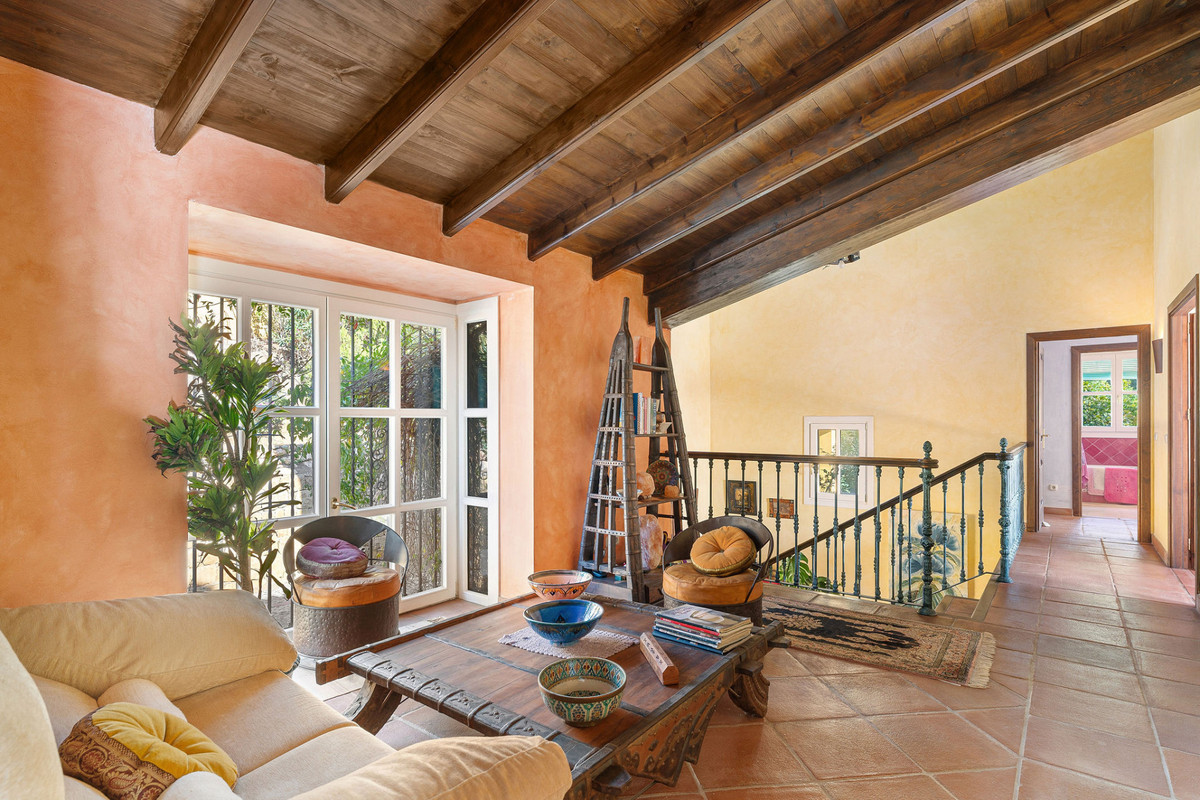 Vrijstaande Villa in El Madroñal-11