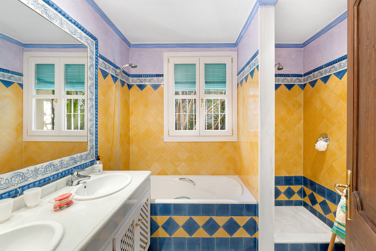 Vrijstaande Villa in El Madroñal-14