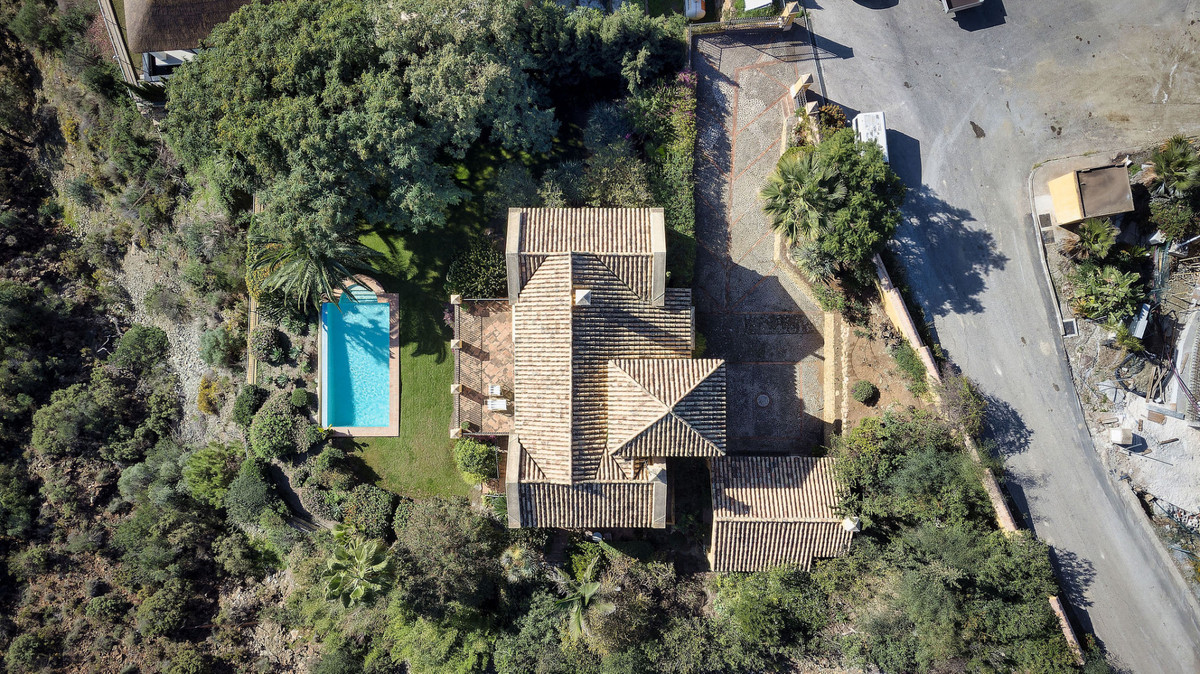 Vrijstaande Villa in El Madroñal-25