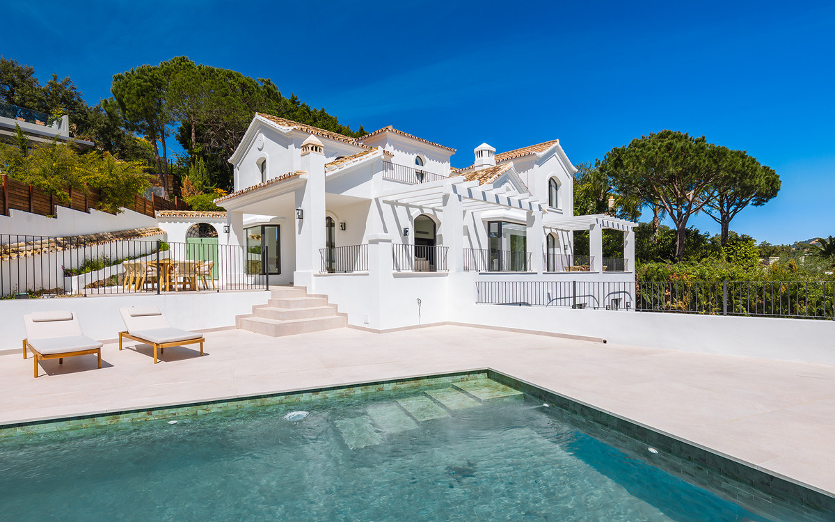 Detached Villa for sale in El Madroñal | 5 bedrooms H5066644