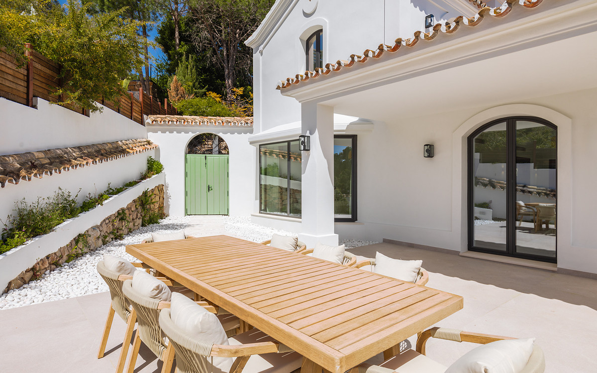 Detached Villa for sale in El Madroñal | 5 bedrooms H5066644