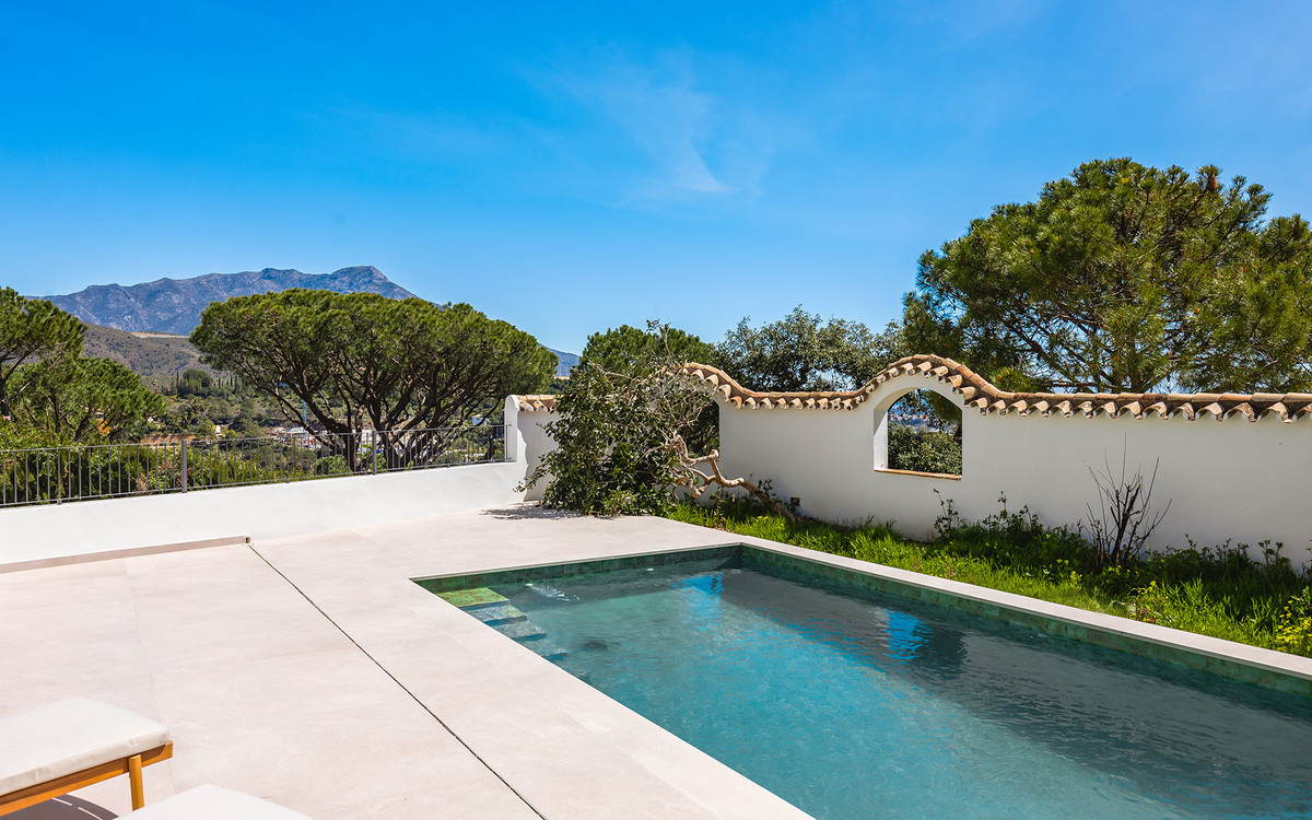 Detached Villa for sale in El Madroñal | 5 bedrooms H5066644